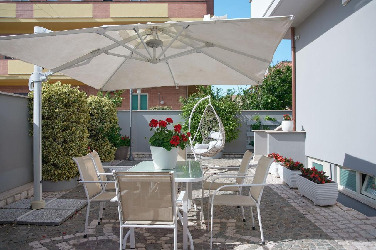 Rome Airport Inn Fiumicino Bagian luar foto