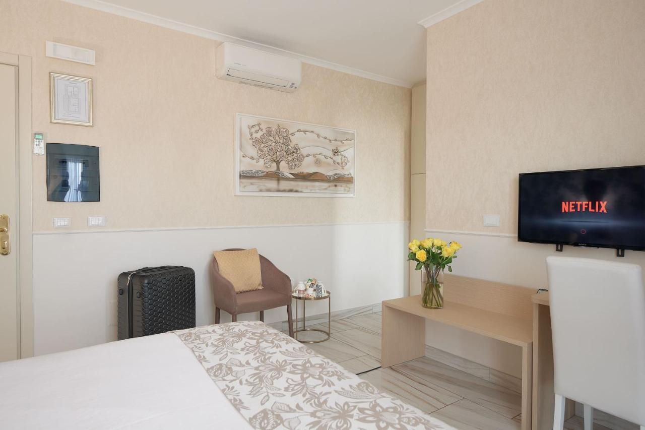 Rome Airport Inn Fiumicino Bagian luar foto