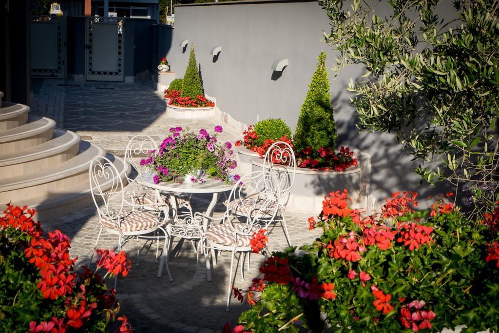 Rome Airport Inn Fiumicino Bagian luar foto